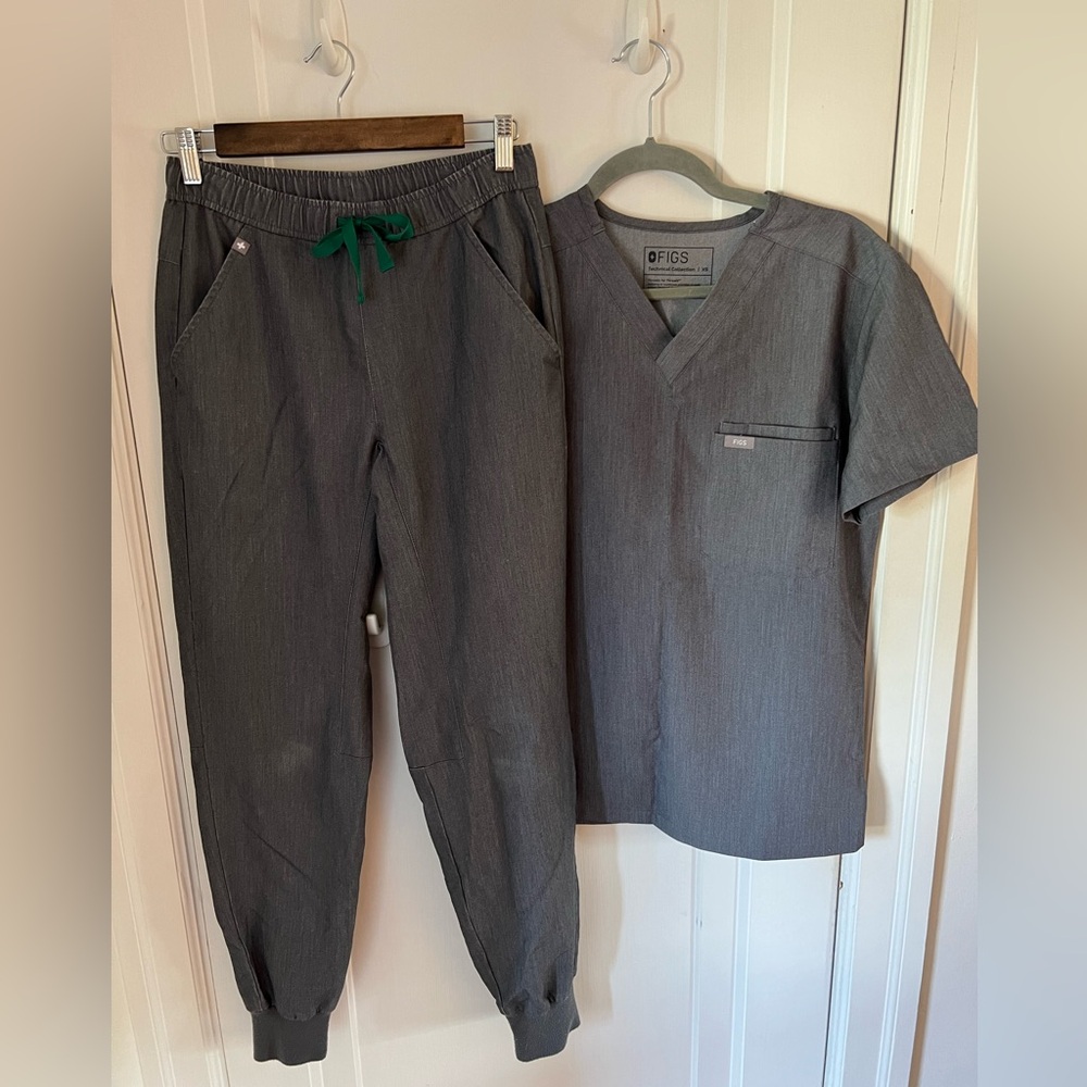 Men’s Figs Scrub Set